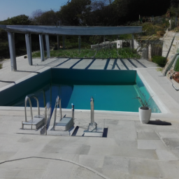 Fourniture et pose de liner pour piscine : choix de matériaux et processus d'installation Sedan